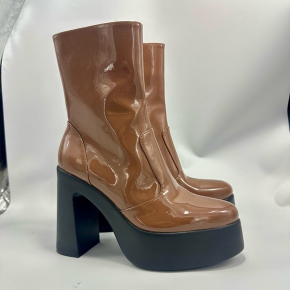 NWOT Gianni Bini Levi Tate patent leather platform bootie in caramel brown - Picture 4 of 9